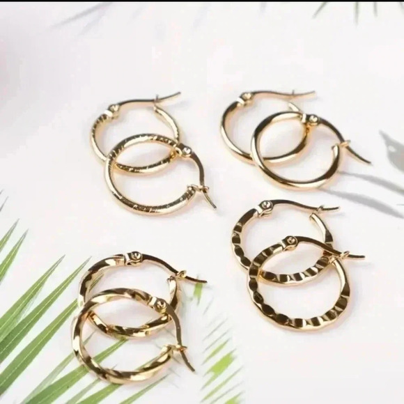 4 Pairs Stainless Steel Circle Round 18k Gold Plated Earrings..NWT - Picture 3 of 6